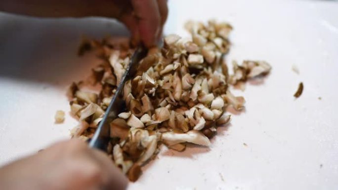 切碎香菇切蘑菇