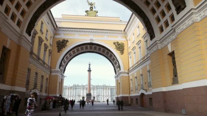 圣彼得堡的总参谋部。宫殿广场。亚历山大之柱。共同基地。圣彼得堡。俄罗斯。