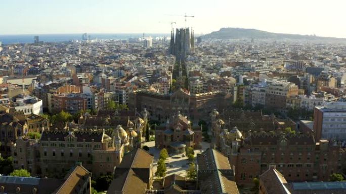 无人机航拍美丽的传统著名模式建筑网格模式和西班牙巴塞罗那的San Pow医院城市景观，