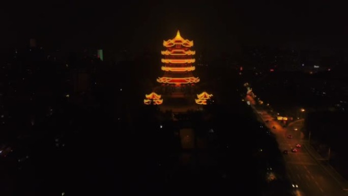夜间照明武汉市著名黄鹤寺鸟瞰图4k倾斜移位中国