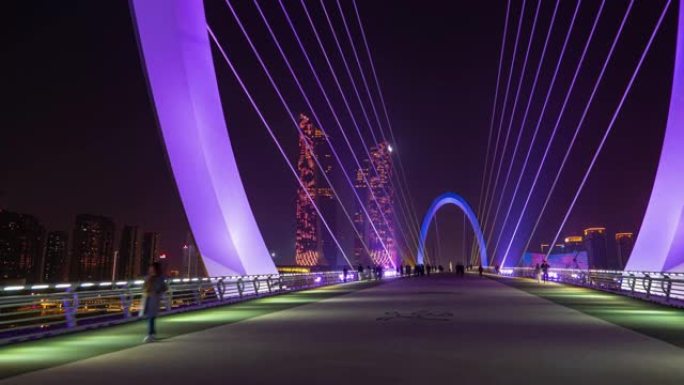 夜间照明南京市著名的帕德斯特眼桥著名的塔延时全景4k中国