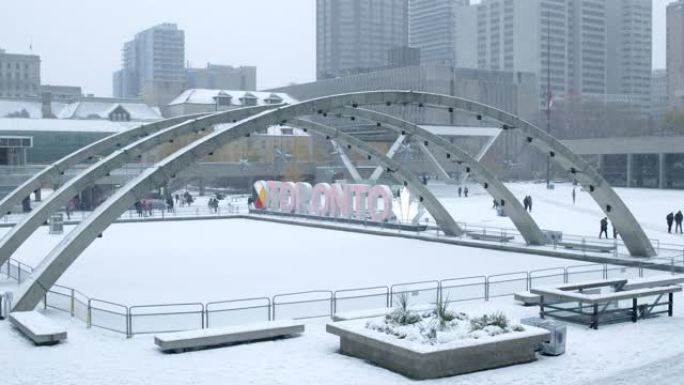 内森·菲利普广场被雪覆盖的镜头