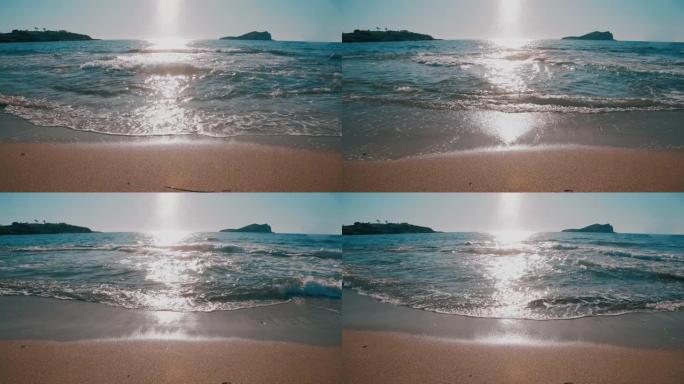 被透明海浪冲刷的伊比沙岛卡拉巴萨海滩