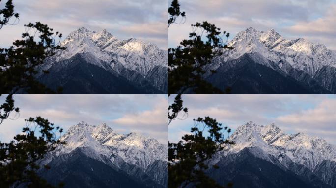 雪山山顶光照  日出 登峰造极 励志