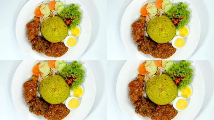 Nasi Tumpeng Mini (鸡肉，肉类) 鸡肉米饭，牛肉仁当