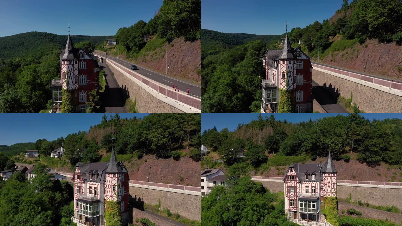 德国Gemund公路旁旧别墅的鸟瞰图