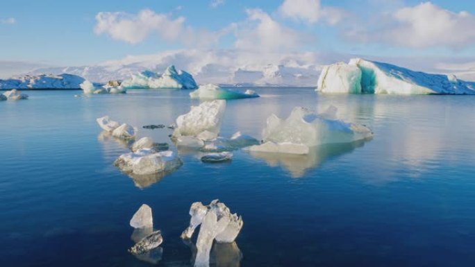 冰岛Jokulsarlon冰川泻湖融化的冰山的延时