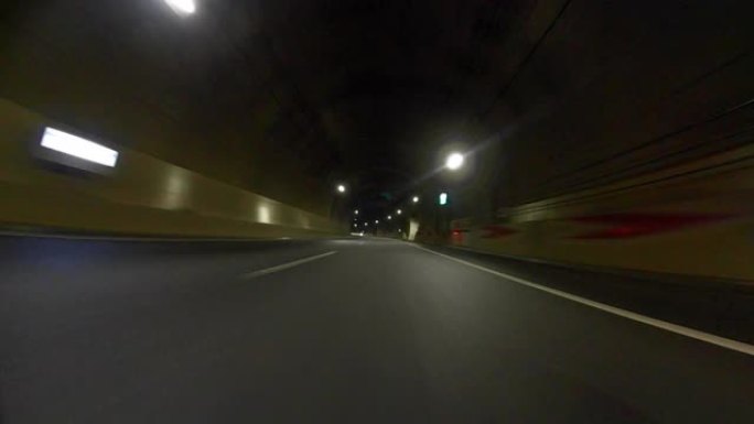 在高速公路上行驶/后视/隧道