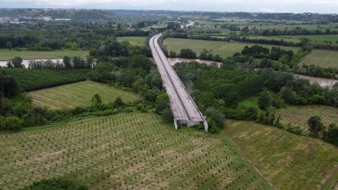 中断的高速公路