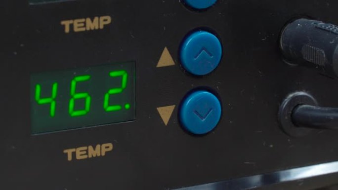一组温度下焊接站温度的电子板