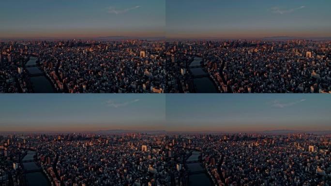 黄昏时分，日本东京浅草上空的城市天际线。
