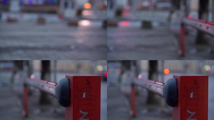 停车场自动道路动臂屏障系统大门在城市街道上拍摄。