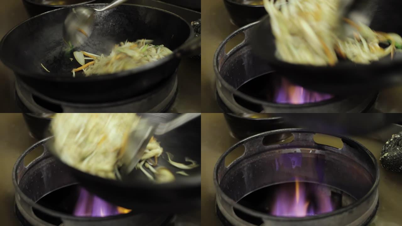 炒锅烹饪