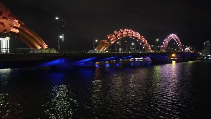 越南岘港龙桥夜景