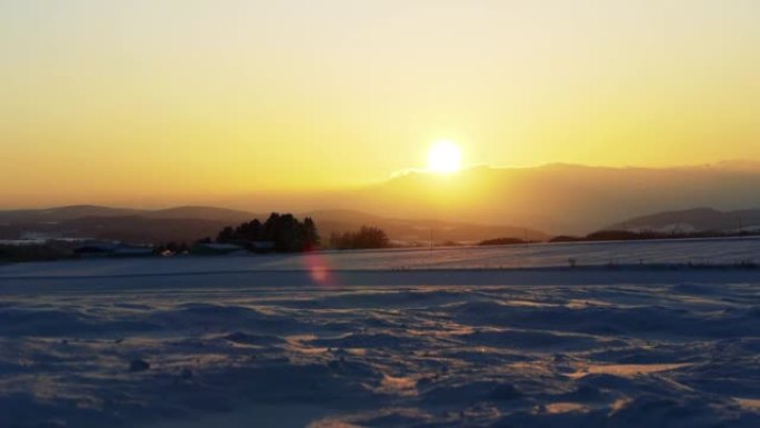 日本北海道雪上日落的时光倒流