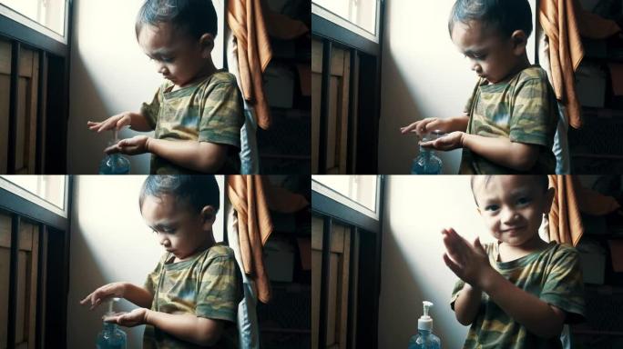 3岁男孩用酒精凝胶洗手