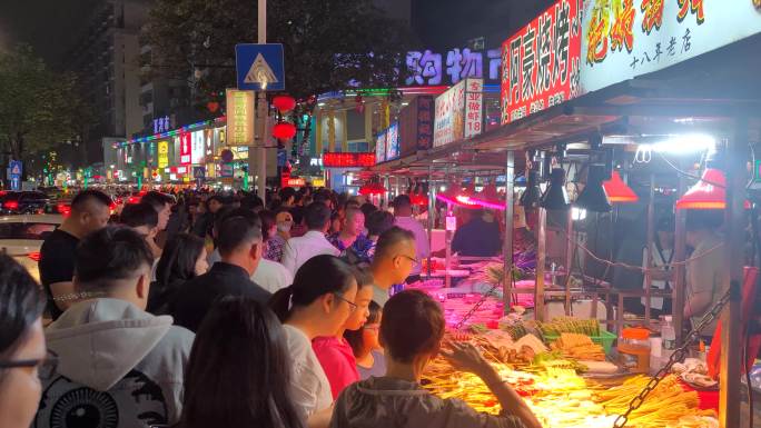 小龙虾夜市宵夜人气网红烧烤摊 烧烤食材