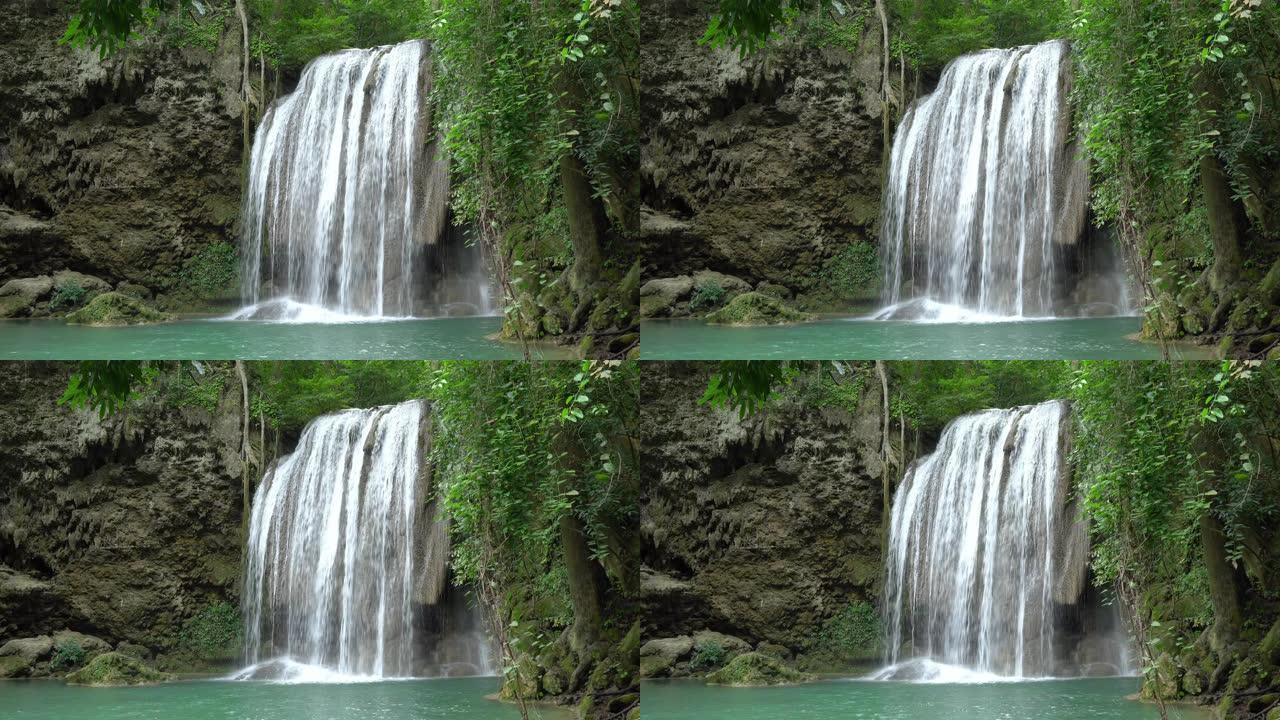 国家公园的四面湾瀑布三级，泰国北碧府著名的旅游胜地。