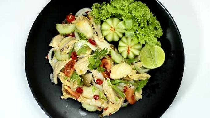 鸡肉辛辣沙拉配蔬菜菜肴泰西辛融合健康清洁食品和饮食食品