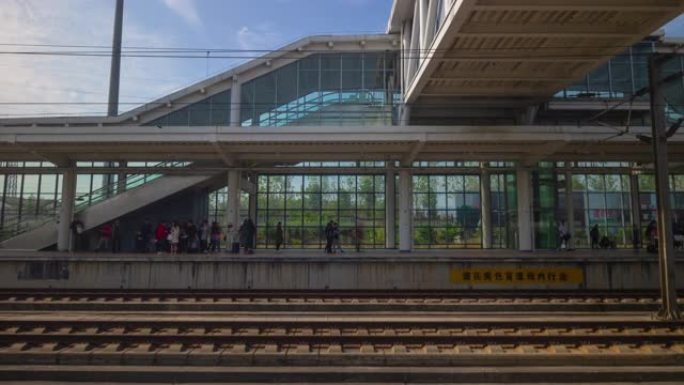 夏日杭州城市火车站拥挤站台延时全景4k中国