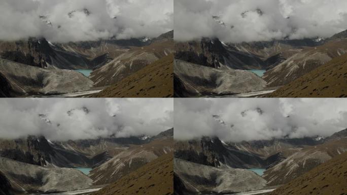 冰川湖山谷全景。徒步前往珠穆朗玛峰大本营。