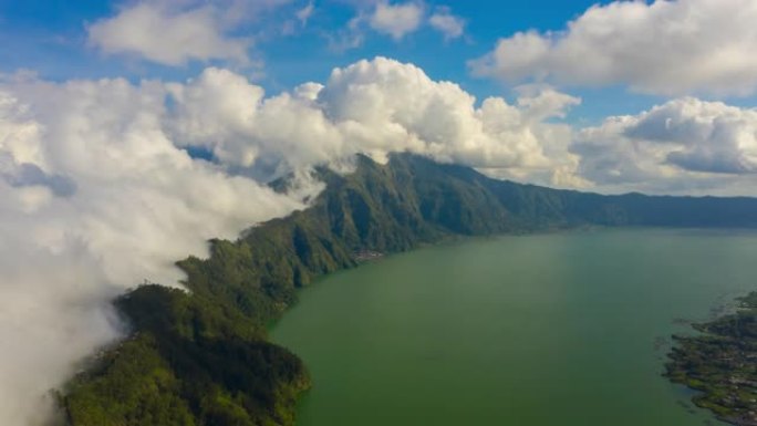 晴天多云天空巴厘岛著名火山湖空中延时全景4k印度尼西亚