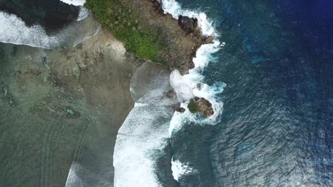 鸟瞰整个岩石岛与on Siargao岛