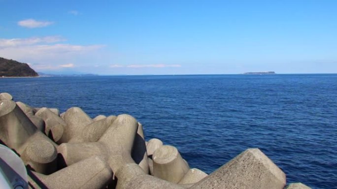 日本伊豆平静的海空晴朗