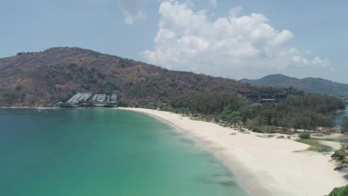新型冠状病毒肺炎爆发期间关闭的泰国普吉岛奈哈恩海滩5月1至20日20海滩空旷海滩的鸟瞰图