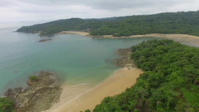 巴拿马雷伊岛丛林群岛鸟瞰图