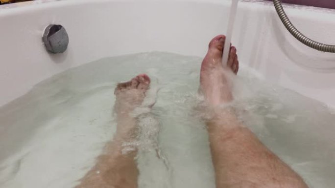 浴室里的脏脚