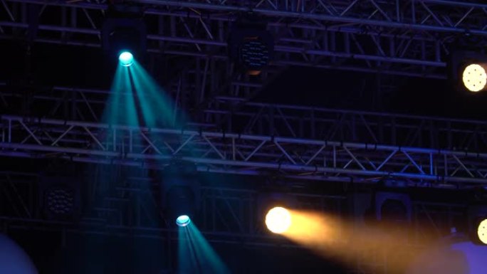 舞台灯舞台彩色灯光闪烁的五彩灯光舞台装饰