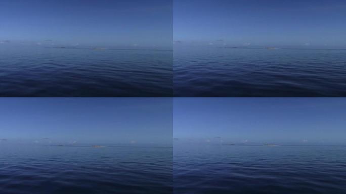 斐济海岸线附近的海