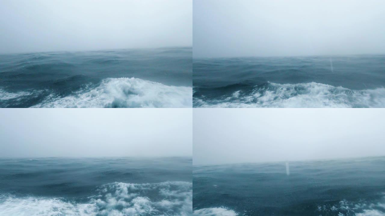 在恶劣的天气和海浪中晕船的海洋之旅