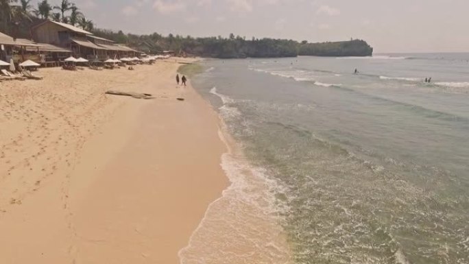 巴兰甘海滩巴厘岛空中慢动作