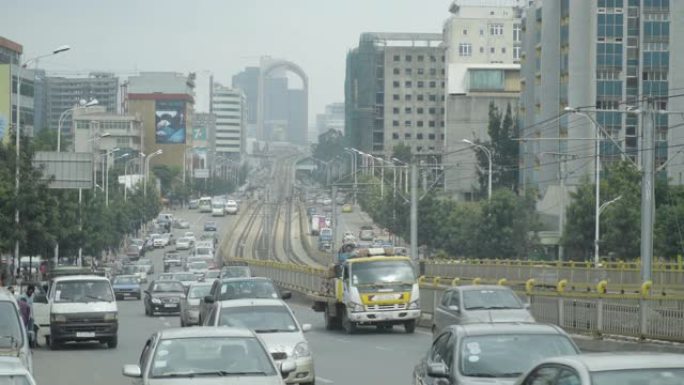 高角度俯瞰拥挤的非洲城市亚的斯亚贝巴，埃塞俄比亚