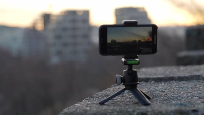 用手机录制视频，用摄像机app捕捉城市场景