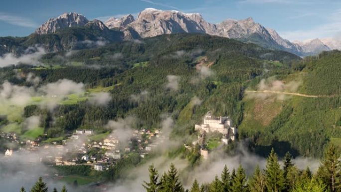 奥地利的霍恩韦尔芬城堡。秋天有雾的早晨。4k时间流逝。