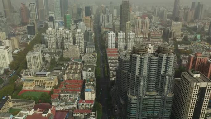 晴天烟雾南京市市中心交通街空中全景4k中国