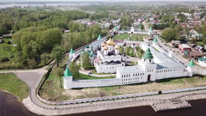 伊帕蒂耶夫斯基修道院的全景城市景观