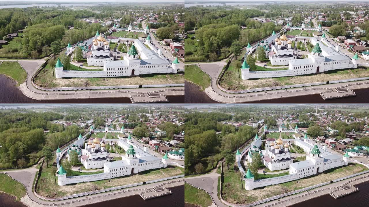 伊帕蒂耶夫斯基修道院的全景城市景观