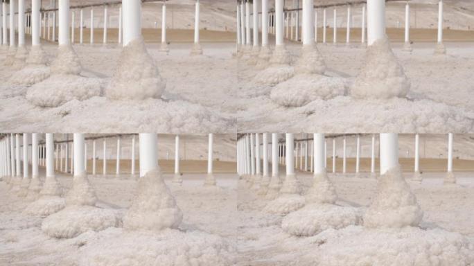 以色列死海沿岸的盐晶体 (盐形成) 和矿物形成的视图