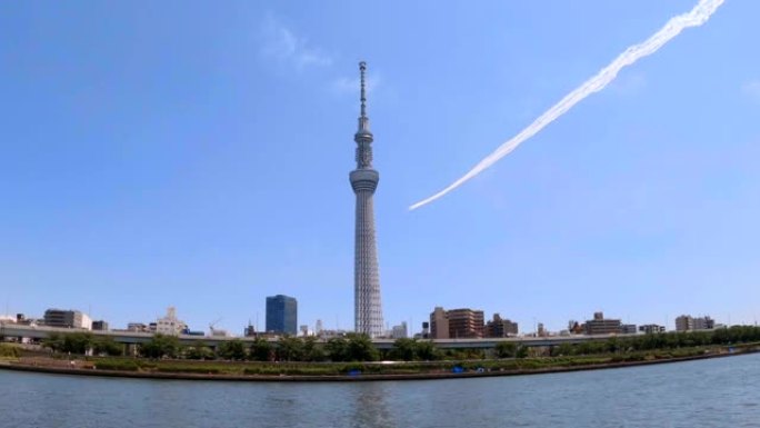 特技飞行ASDF队 (蓝色冲动) 飞越东京天空