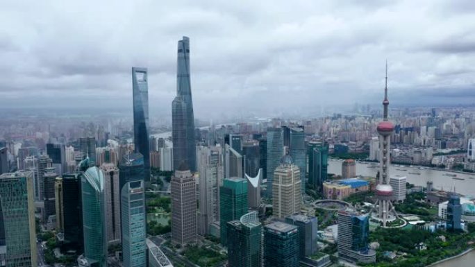 具有现代城市摩天大楼的上海天际线，中国
