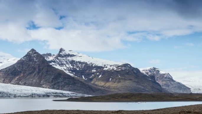 冰岛，Jokulsarlon泻湖，美丽的寒冷景观4k冰岛冰川泻湖湾的延时。4K Timelaspe