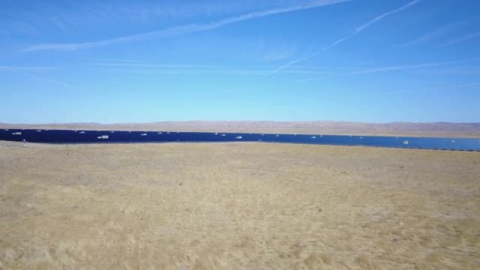 太阳能农场空中加州谷黄玉沙漠