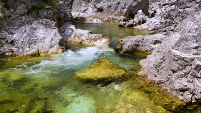 山河泉水山泉水流