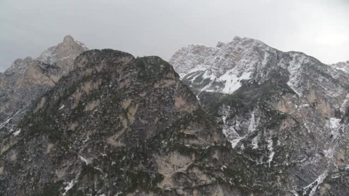 多洛米蒂山脉意大利雪冰灰色