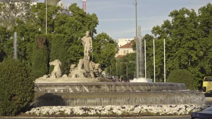 西班牙马德里的海王星喷泉。