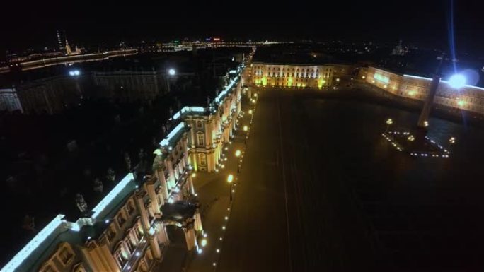 鸟瞰图。圣彼得堡冬宫广场。夜。4K。